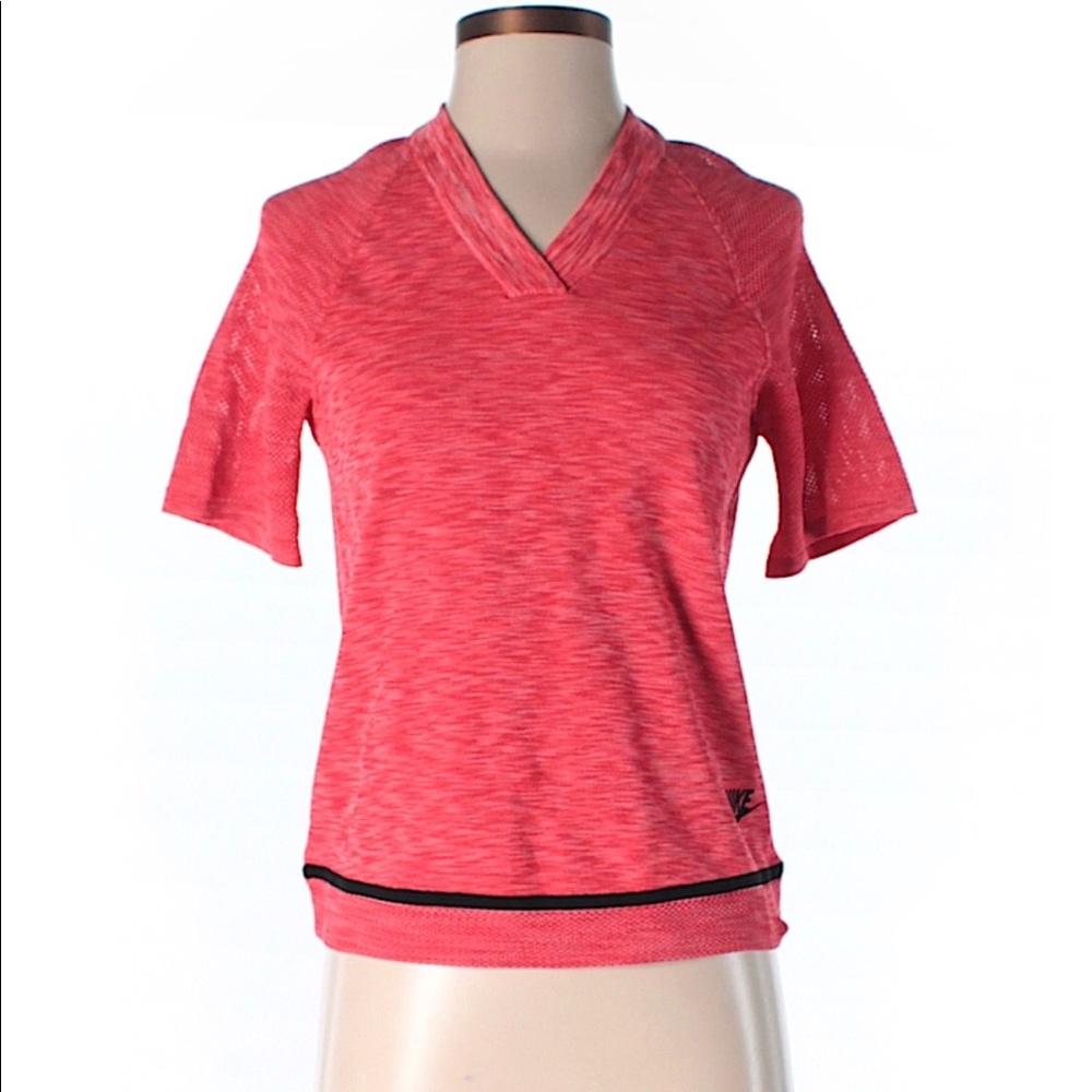 ❤️ Nike Red Workout Crop Top ❤️